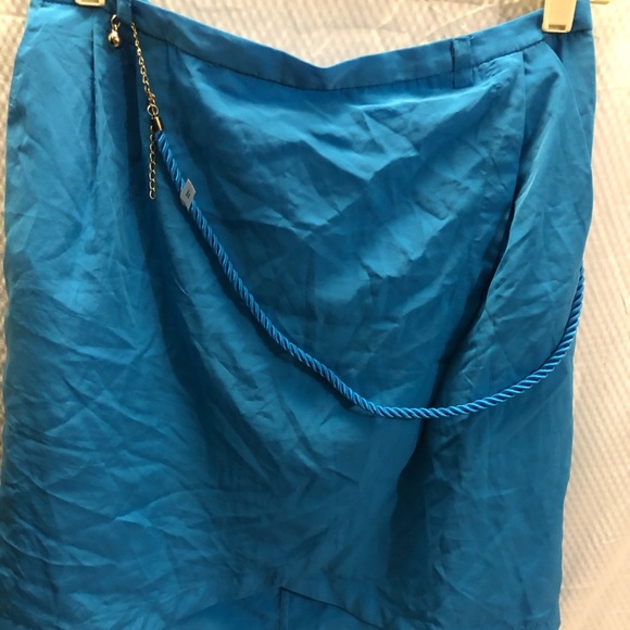 H&M Dresses & Skirts - Cute mini skirt h&m